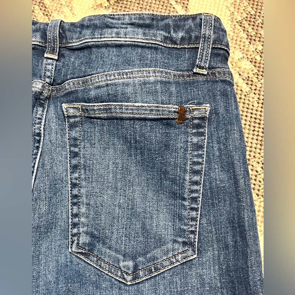 Joe’s Jeans High Rise Crop - Picture 3 of 5